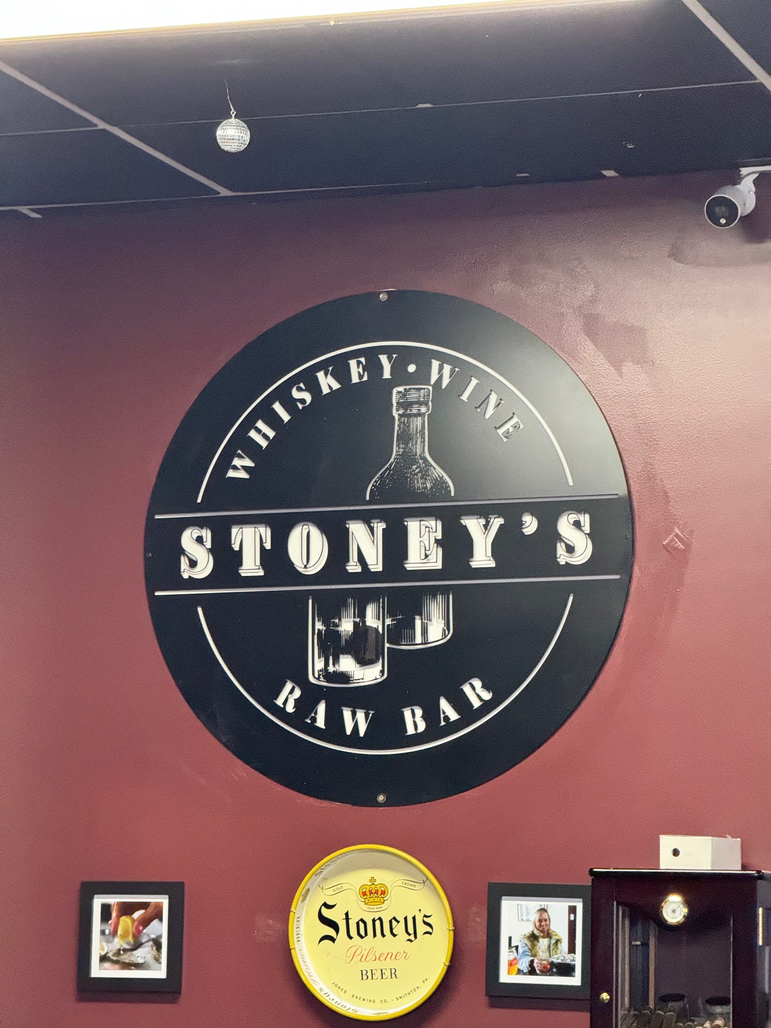 Stoney’s Whiskey Wine and Raw Bar